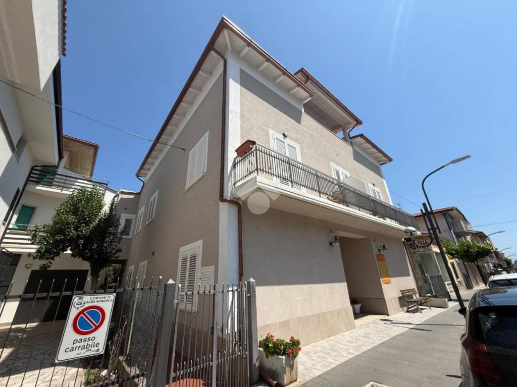 casa indipendente in vendita ad Alba Adriatica