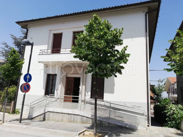 negozio in vendita ad Ancarano
