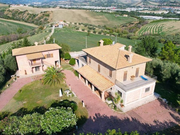 casa indipendente in vendita ad Ancarano