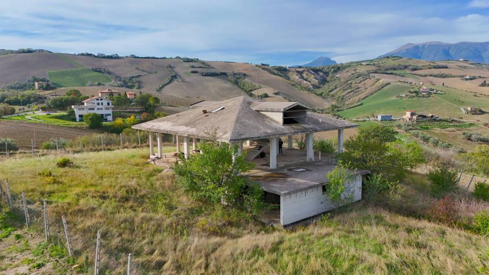 casa indipendente in vendita ad Ancarano in zona Casette