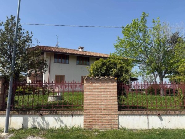 casa indipendente in vendita ad Ancarano