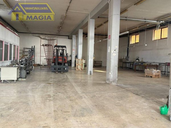 locale di sgombero in vendita ad Ancarano