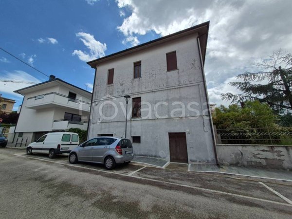 locale commerciale in vendita ad Ancarano