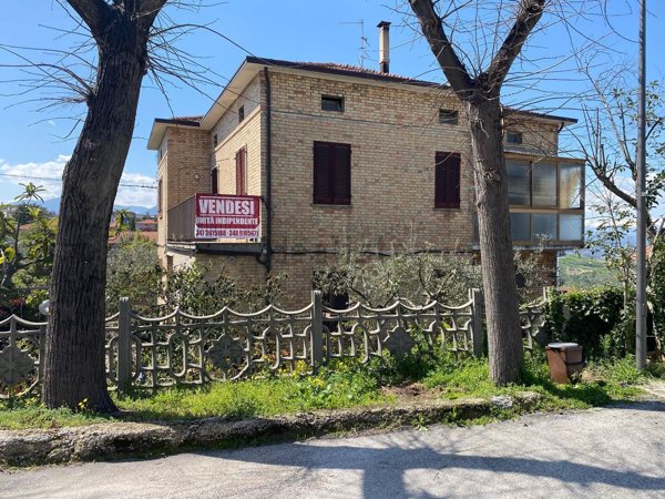 casa indipendente in vendita ad Ancarano