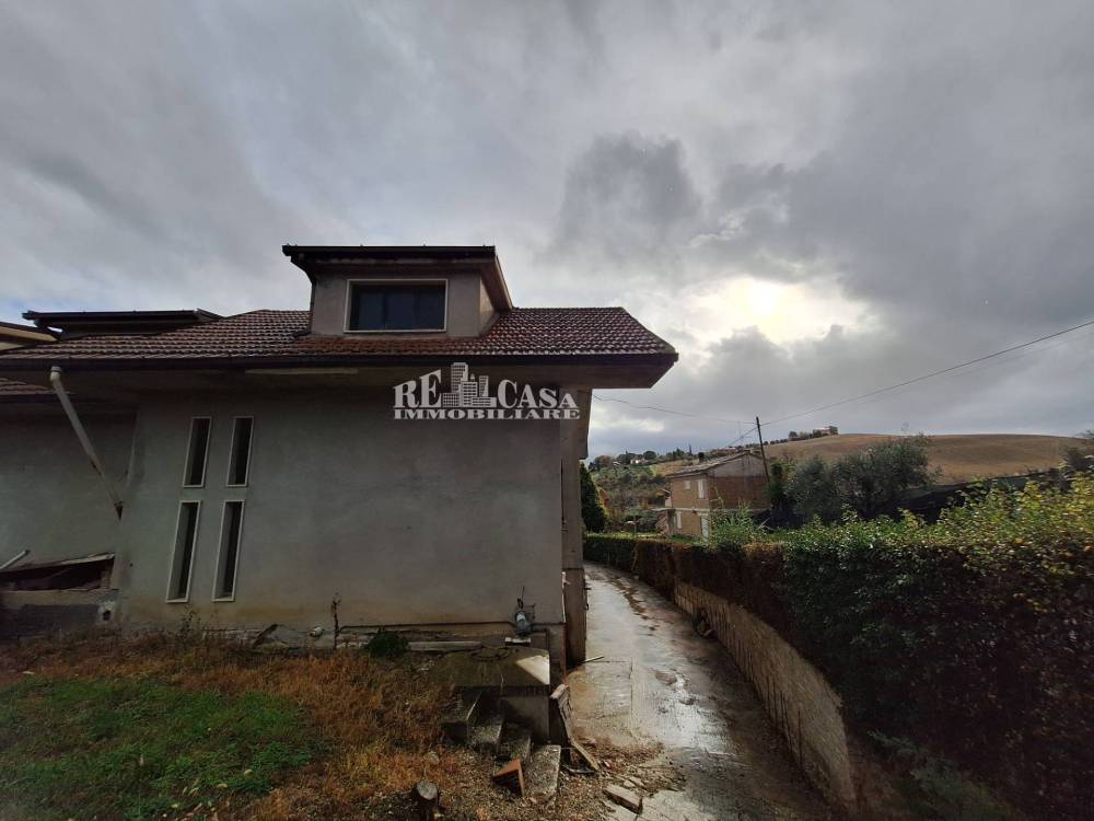 casa indipendente in vendita ad Ancarano