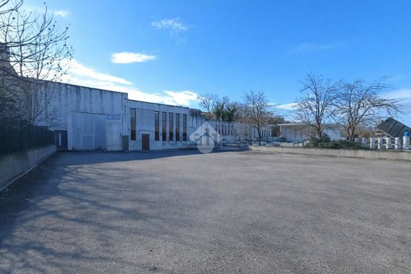 capannone in vendita ad Ancarano