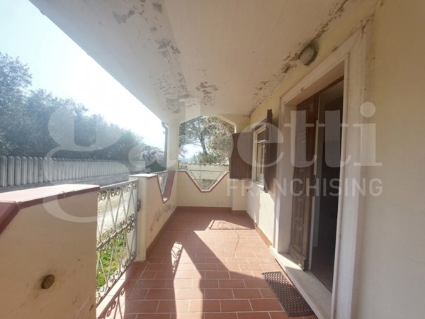 casa indipendente in vendita ad Ancarano in zona Madonna della Carità