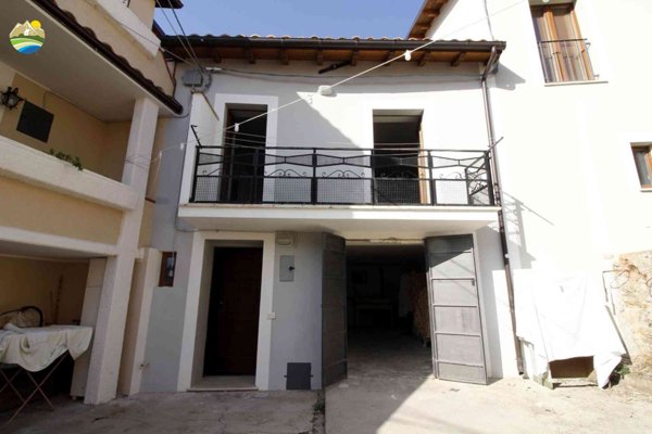 casa indipendente in vendita ad Arsita