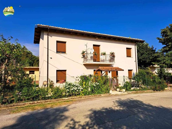 casa indipendente in vendita ad Arsita