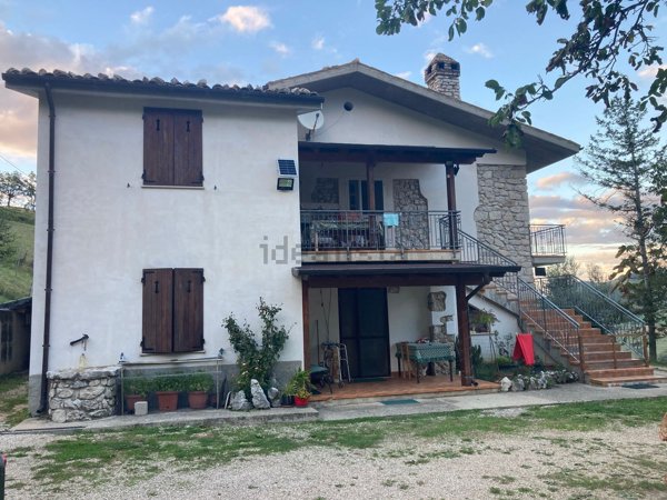 casa indipendente in vendita ad Arsita