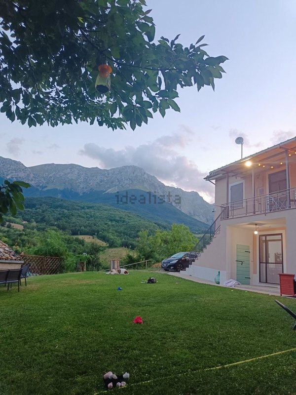 casa indipendente in vendita ad Arsita