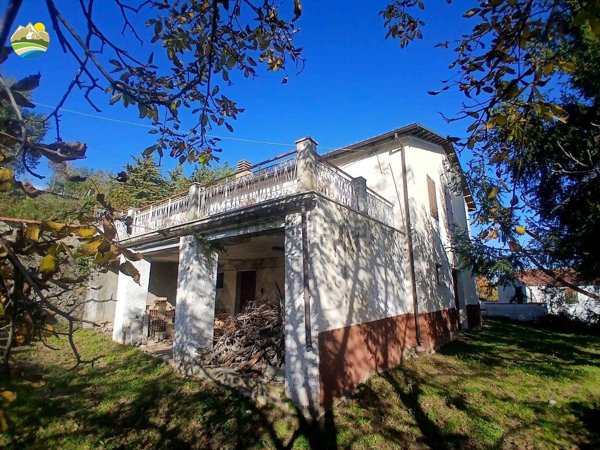 casa indipendente in vendita ad Arsita