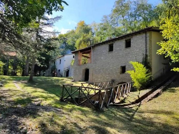 quadrivano in vendita ad Arsita