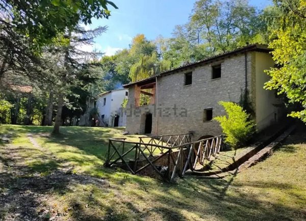 quadrivano in vendita ad Arsita