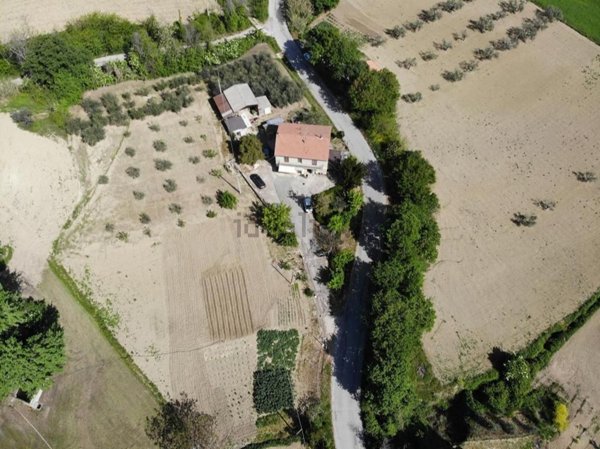 pentavano in vendita ad Atri