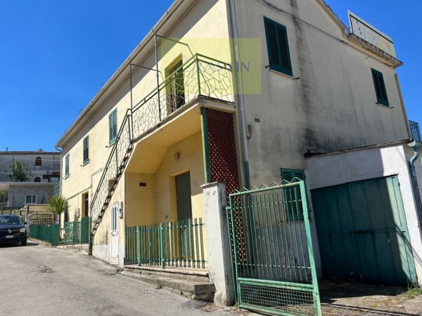 casa indipendente in vendita ad Atri