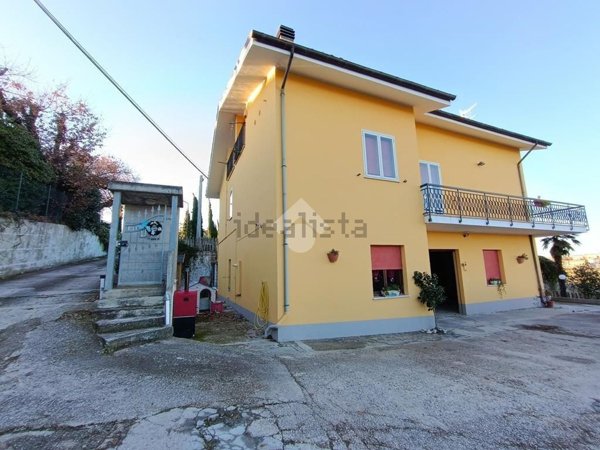 casa indipendente in vendita ad Atri