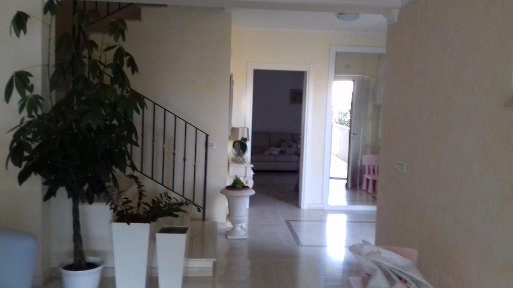 casa indipendente in vendita ad Atri in zona Casoli