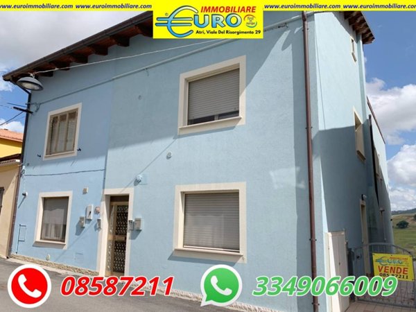 appartamento in vendita ad Atri in zona Casoli