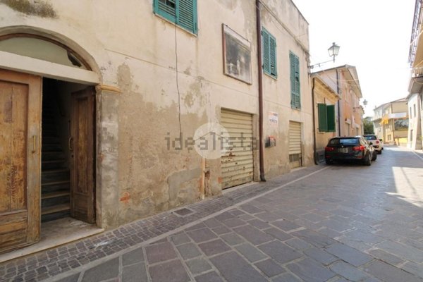 appartamento in vendita ad Atri in zona Casoli
