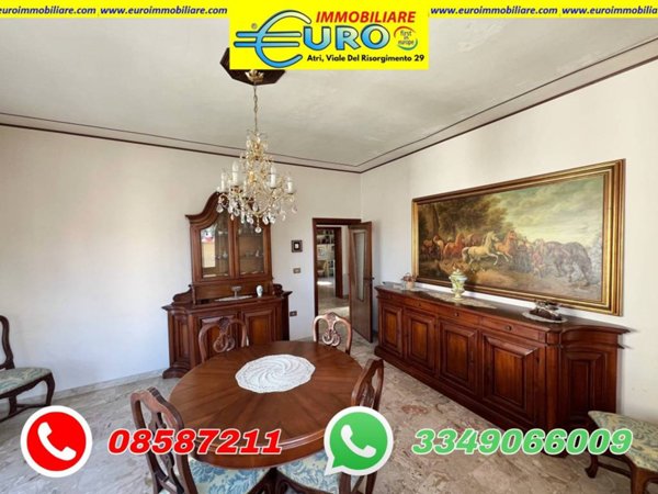 casa indipendente in vendita ad Atri in zona Fontanelle