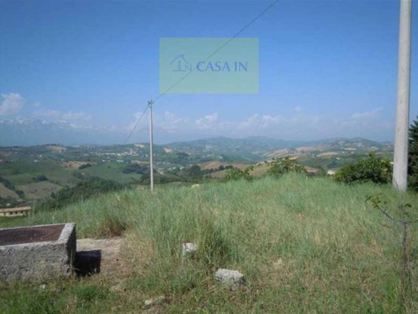terreno edificabile in vendita ad Atri
