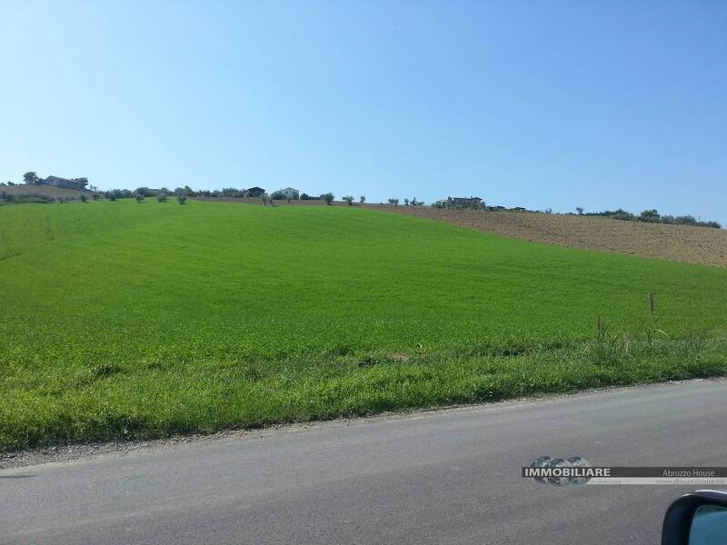 terreno agricolo in vendita ad Atri in zona Casoli