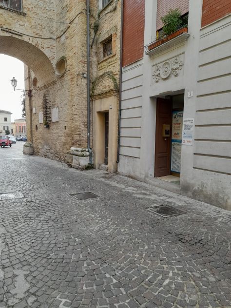 locale commerciale in vendita ad Atri