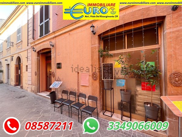locale commerciale in vendita ad Atri