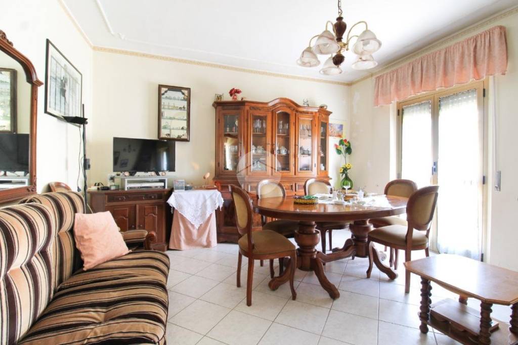 casa indipendente in vendita ad Atri in zona Casoli