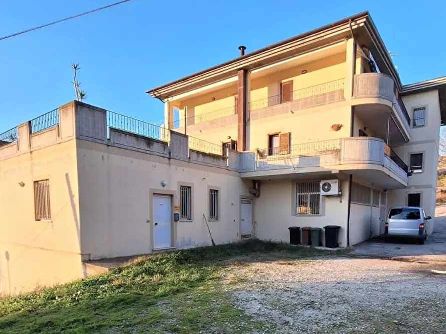 appartamento in vendita ad Atri in zona Casoli