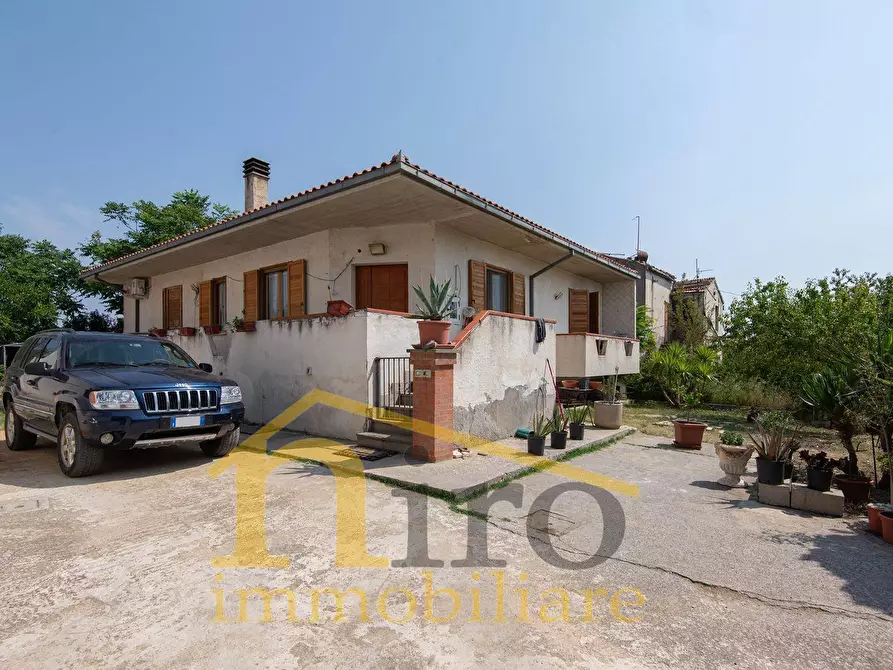 casa indipendente in vendita ad Atri in zona San Giacomo