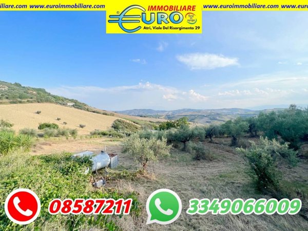 terreno agricolo in vendita ad Atri