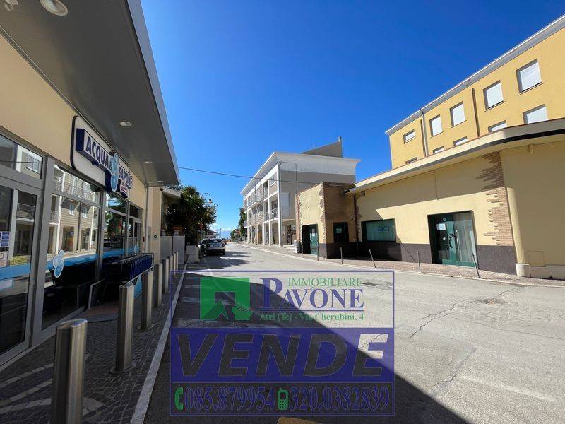 negozio in vendita ad Atri