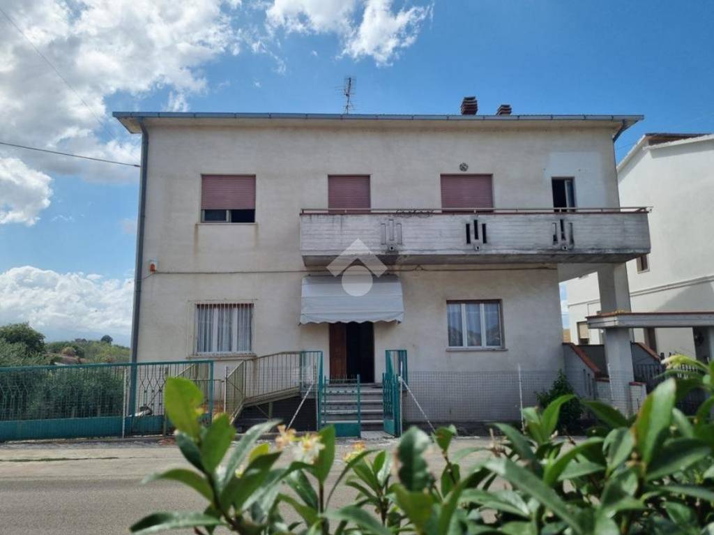appartamento in vendita ad Atri in zona Fontanelle