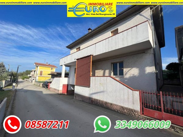 casa indipendente in vendita ad Atri
