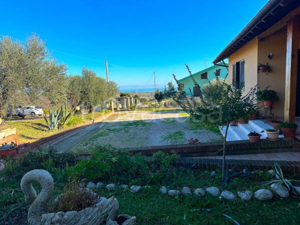 casa indipendente in vendita ad Atri