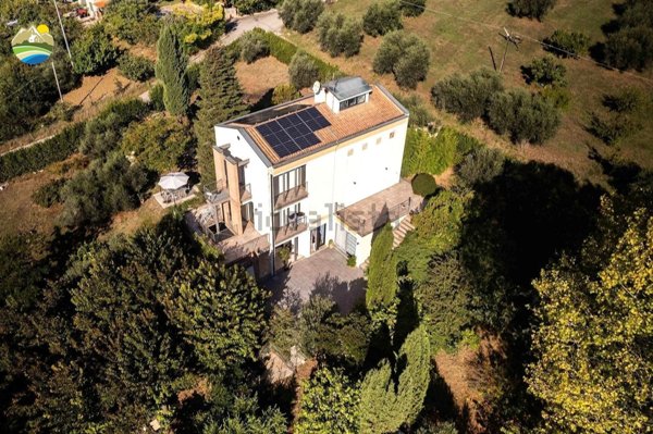 casa indipendente in vendita ad Atri