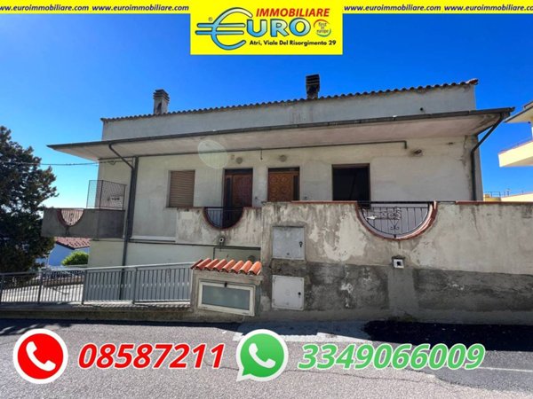 casa indipendente in vendita ad Atri