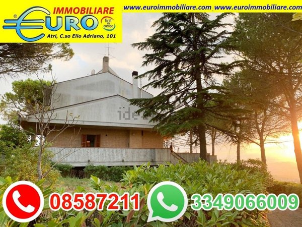 casa indipendente in vendita ad Atri