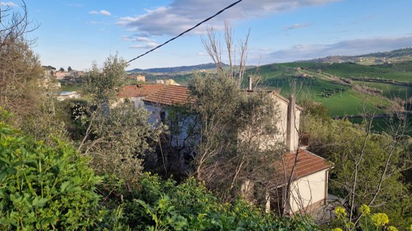 casa indipendente in vendita ad Atri in zona Casoli