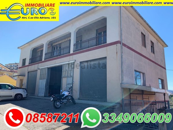 locale di sgombero in vendita ad Atri in zona Casoli