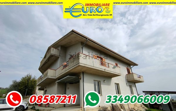 casa indipendente in vendita ad Atri in zona Casoli