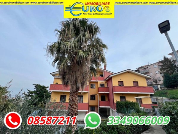 appartamento in vendita ad Atri in zona Casoli
