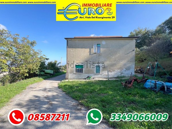 casa indipendente in vendita ad Atri