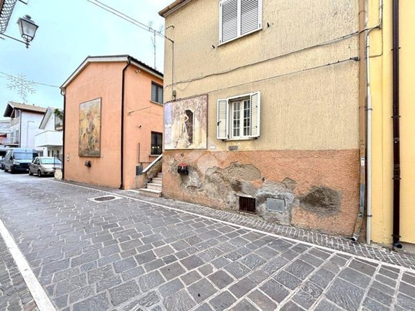 casa indipendente in vendita ad Atri in zona Casoli
