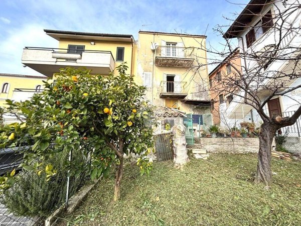 casa indipendente in vendita ad Atri in zona Casoli