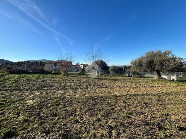 terreno edificabile in vendita ad Atri
