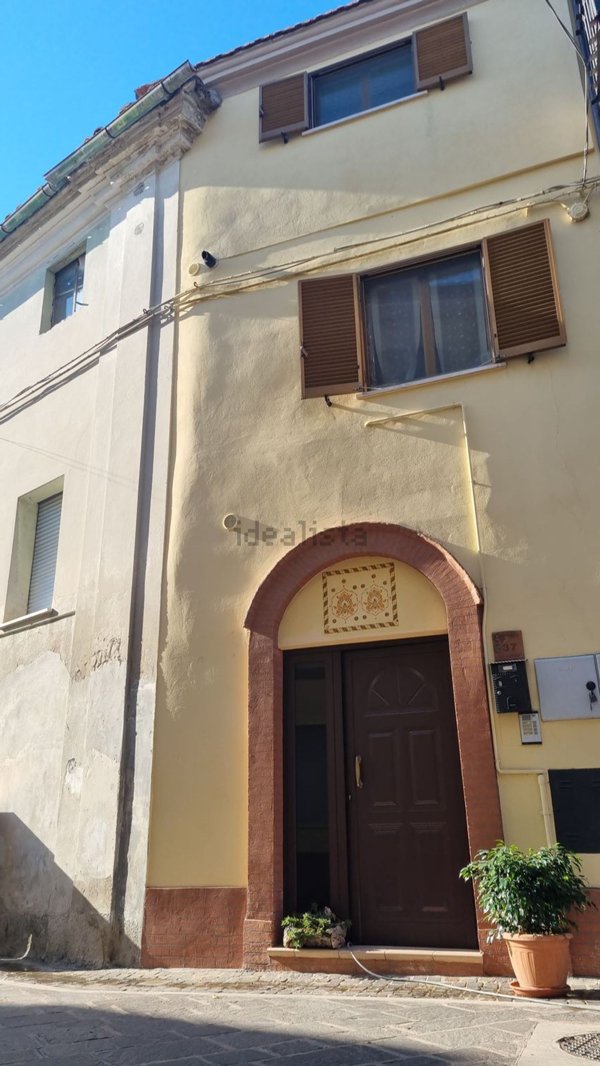 appartamento in vendita ad Atri in zona Casoli