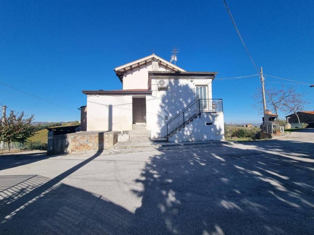 casa indipendente in vendita ad Atri
